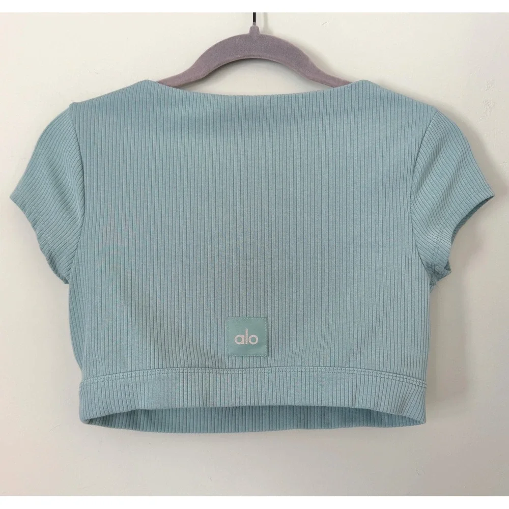 Alo Yoga Blissful Henley Bra‎ Crop Top Scoop Neck Short Sleeve Sage Green Medium